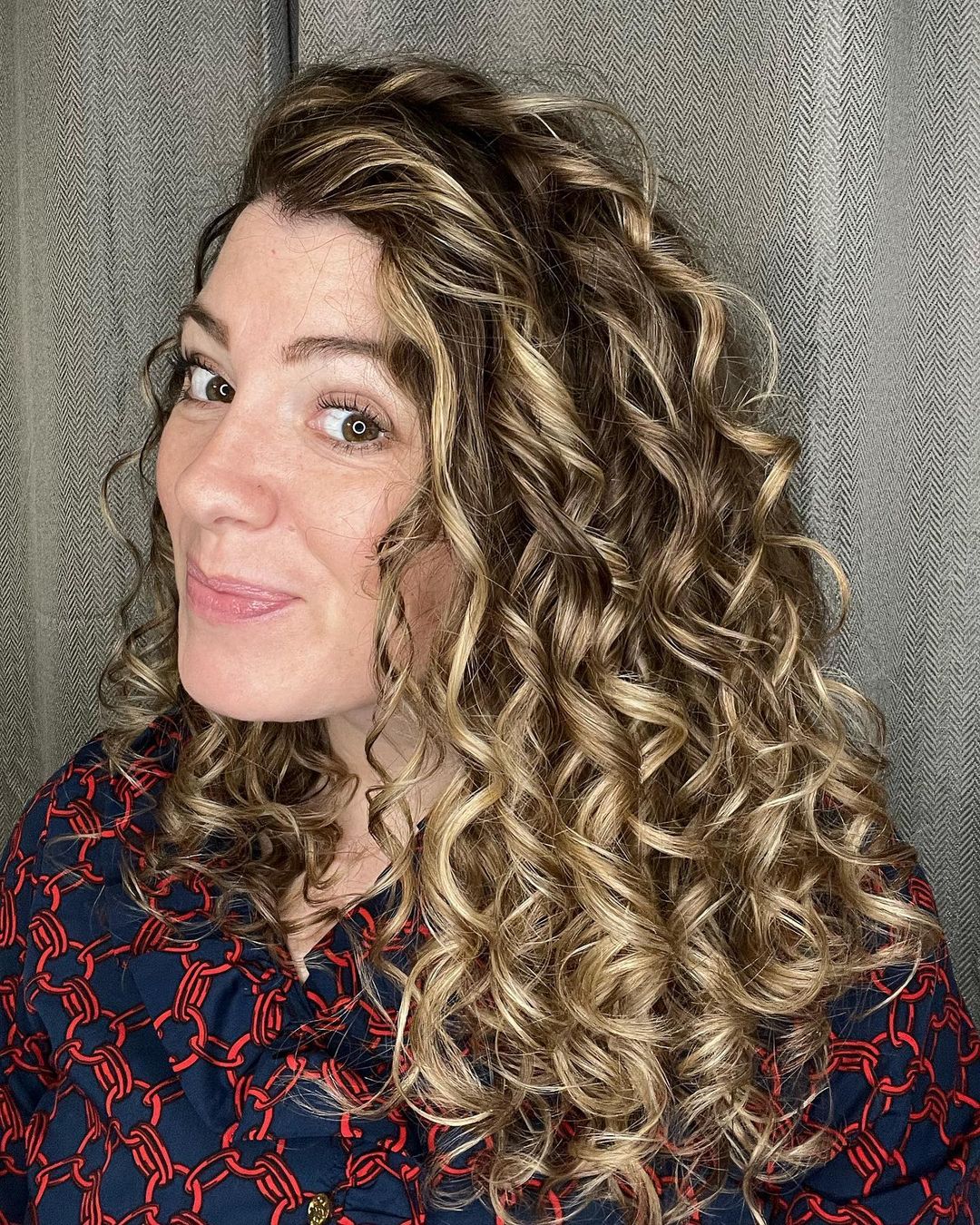 How to Style Fine Curly Hair for the Summer