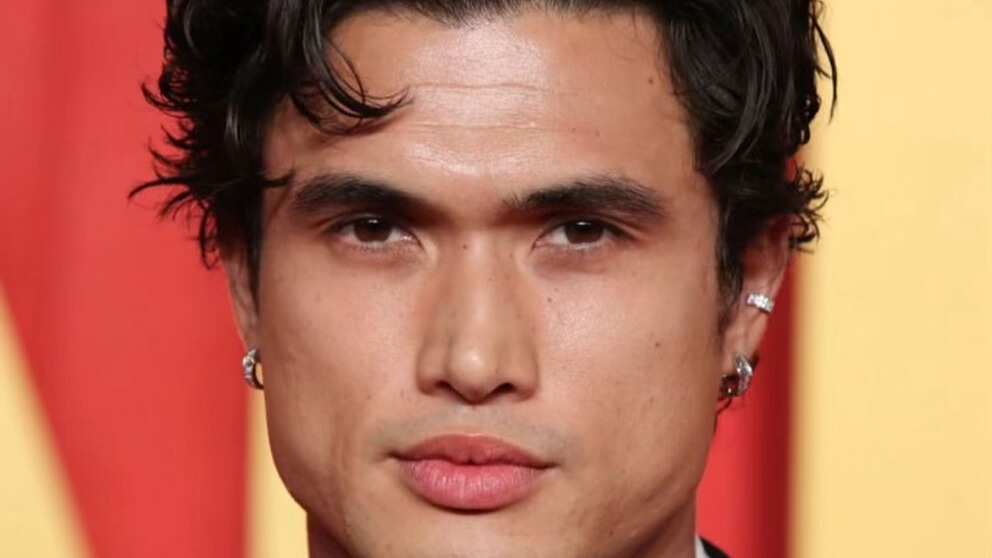 17 Men Who Know How to Own Their Wavy Hairstyle